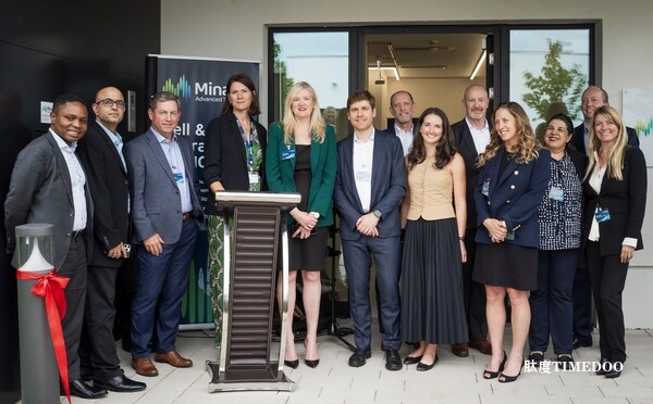 Minaris Advanced Therapies Board, Executive Leadership and Site Leadership members celebrate the Taufkirchen facility ribbon cutting. Minaris Advanced Therapies開設(shè)了其新的最先進(jìn)的GMP設(shè)施,以支持全球細(xì)胞和基因療法的增長-肽度TIMEDOO